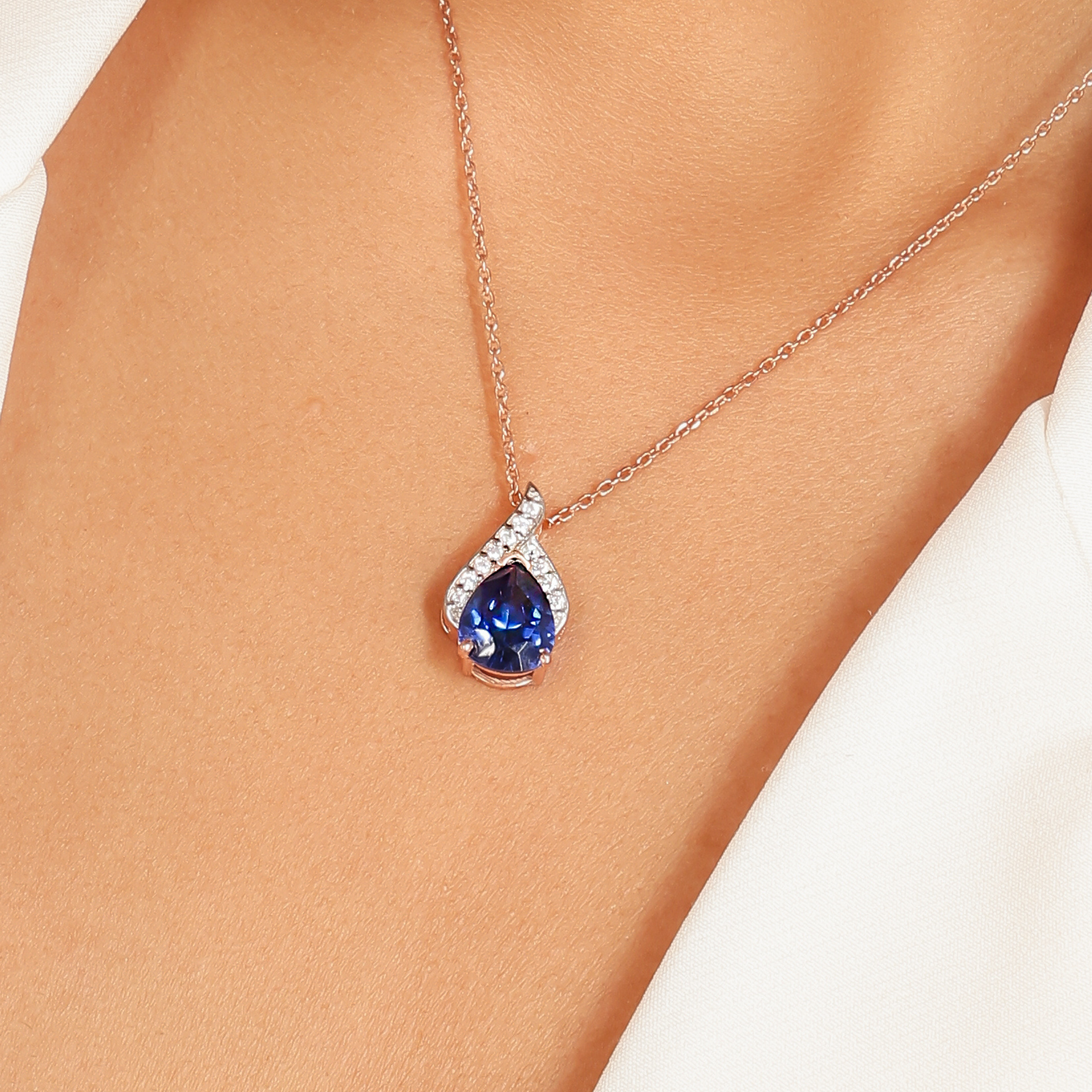 Mesmerizing Blue Sapphire Pendant With Chain, Hallmarked 925 Sterling Silver sterlyn 925